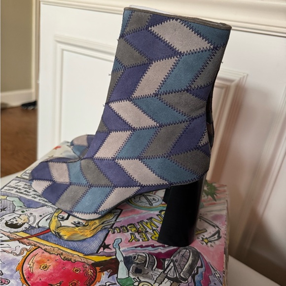 NIB Jeffrey Campbell Versus Boots in Blue Multi - Picture 2 of 13